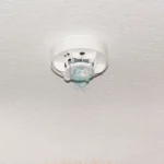 what is the difference between optical smoke detector and photoelectric smoke detector